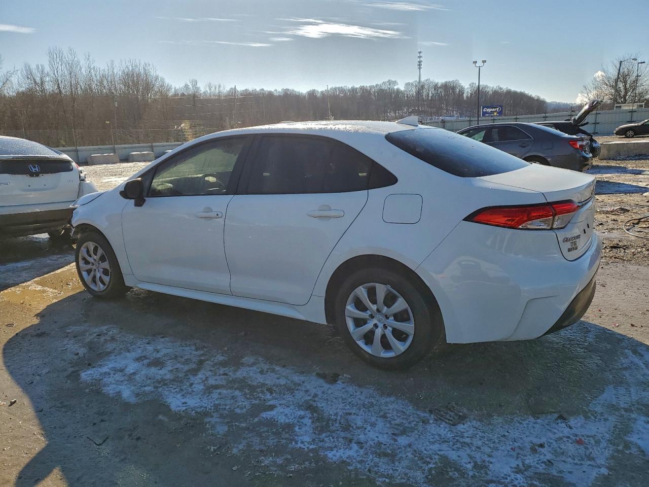 2024 TOYOTA COROLLA LE photo 2