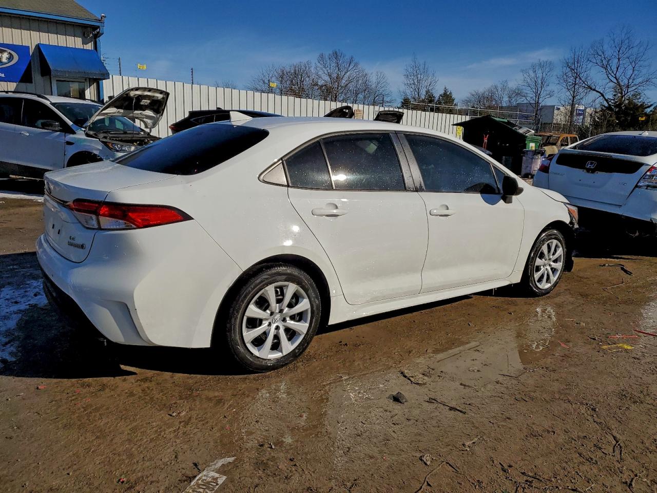2024 TOYOTA COROLLA LE photo 3