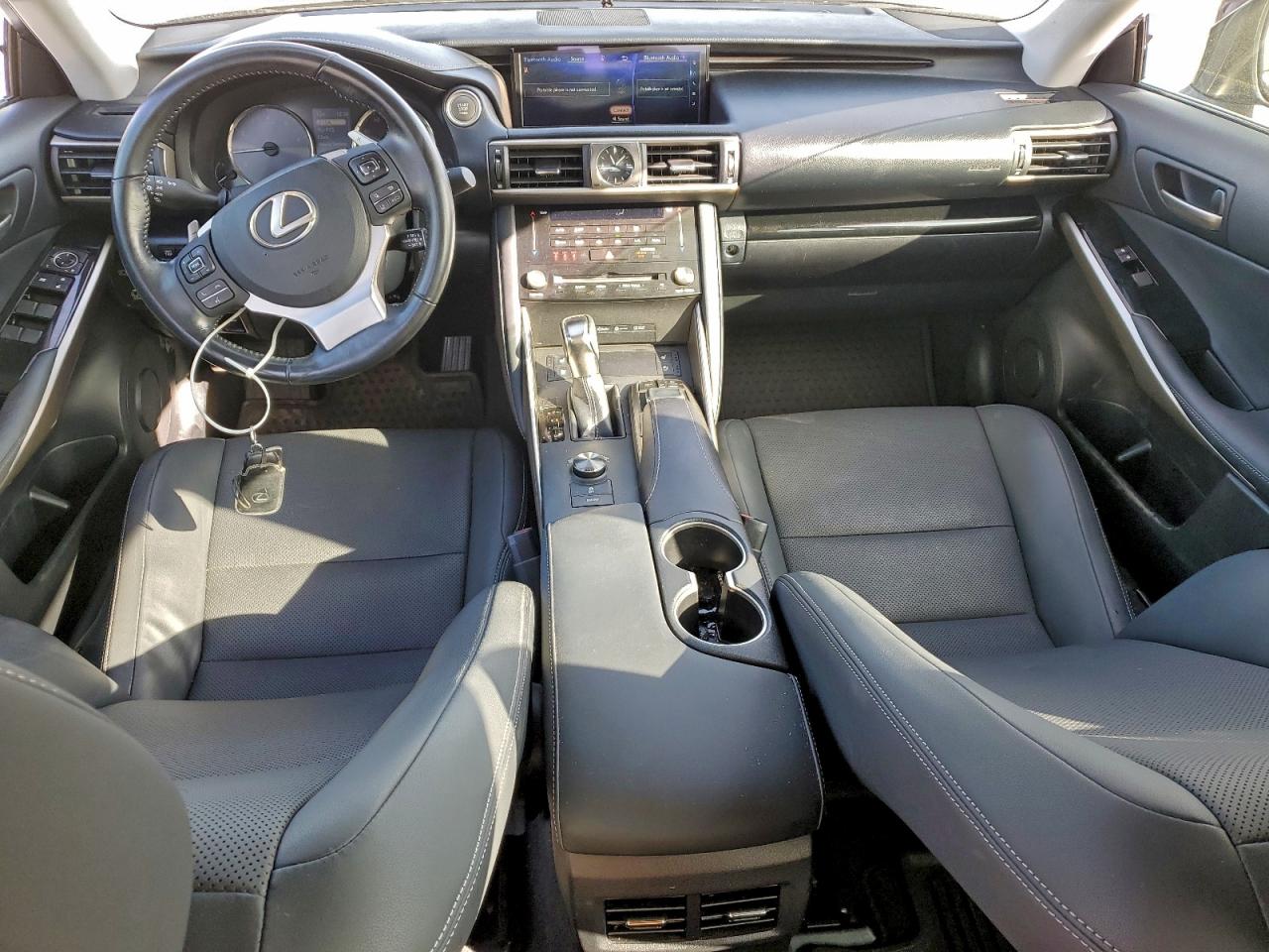 2017 LEXUS IS 200T photo 8