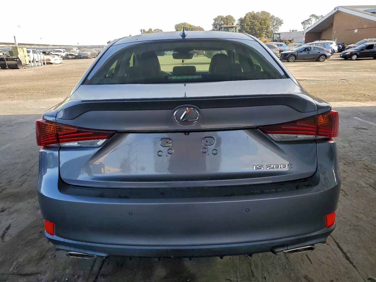 2017 LEXUS IS 200T photo 6