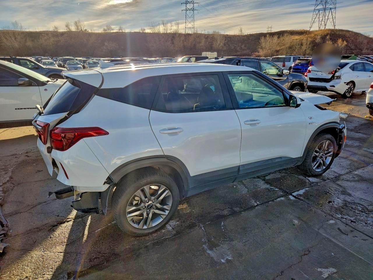 2021 KIA SELTOS LX photo 3