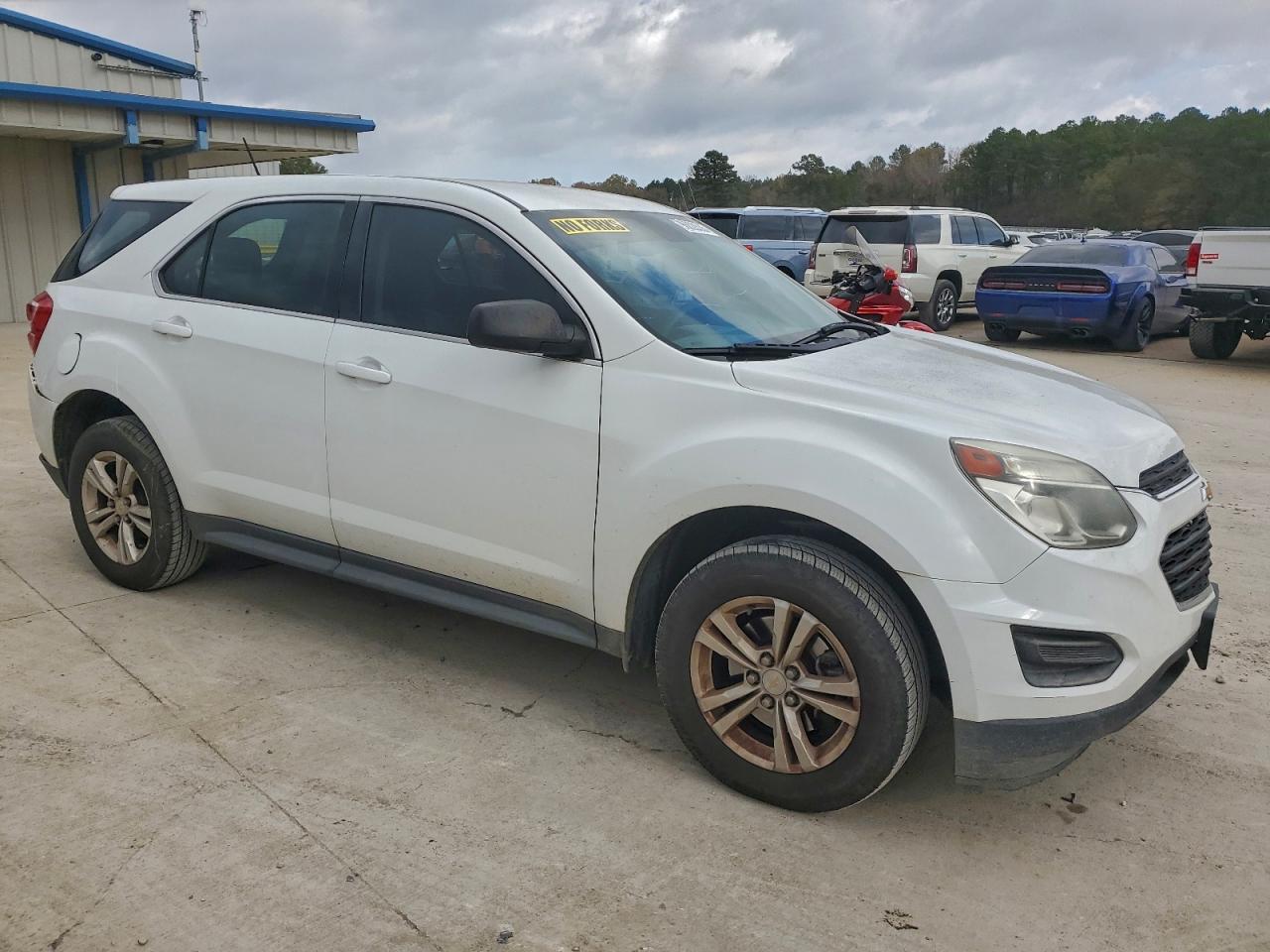 2017 CHEVROLET EQUINOX LS photo 4