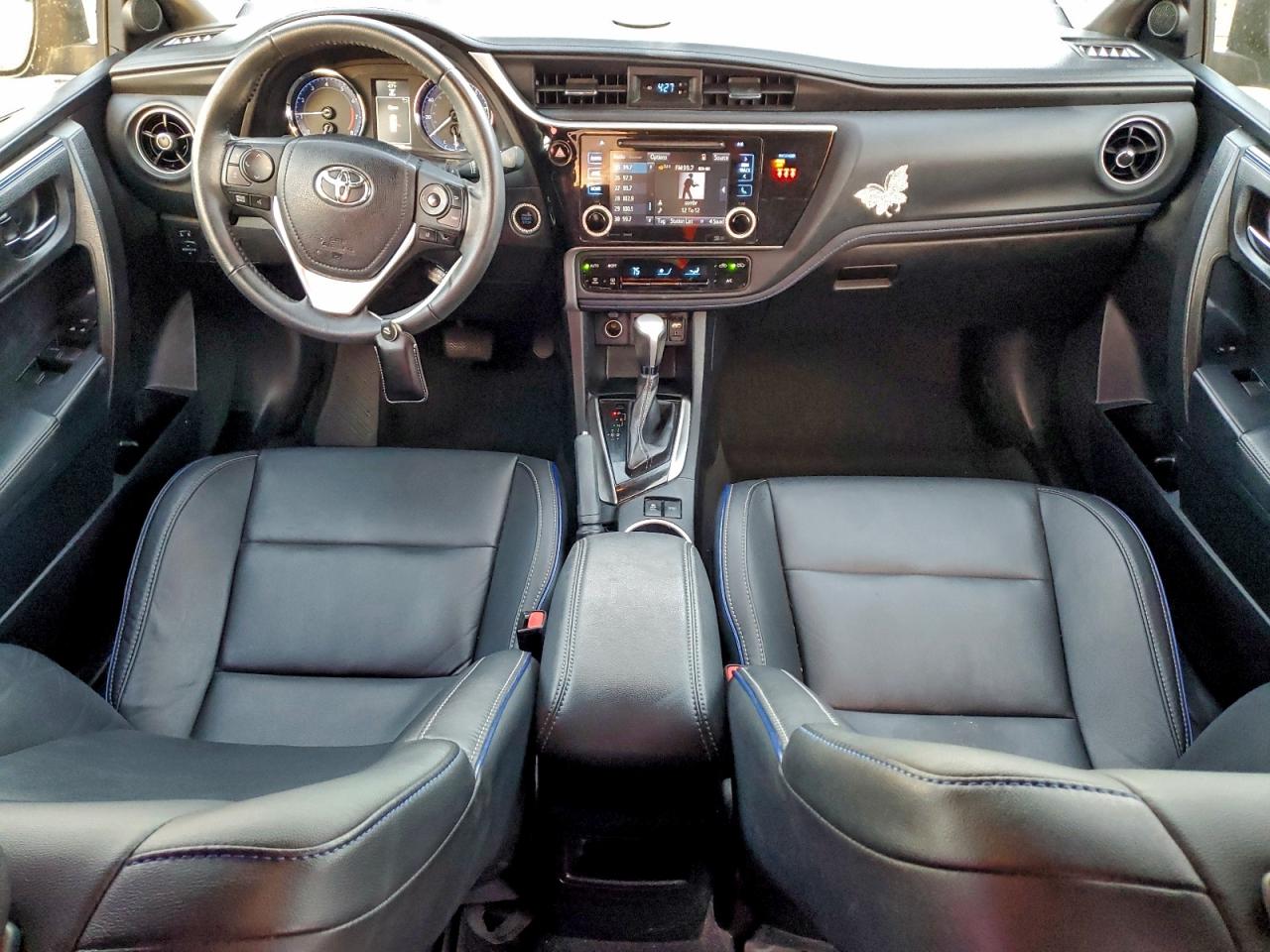 2018 TOYOTA COROLLA L photo 8
