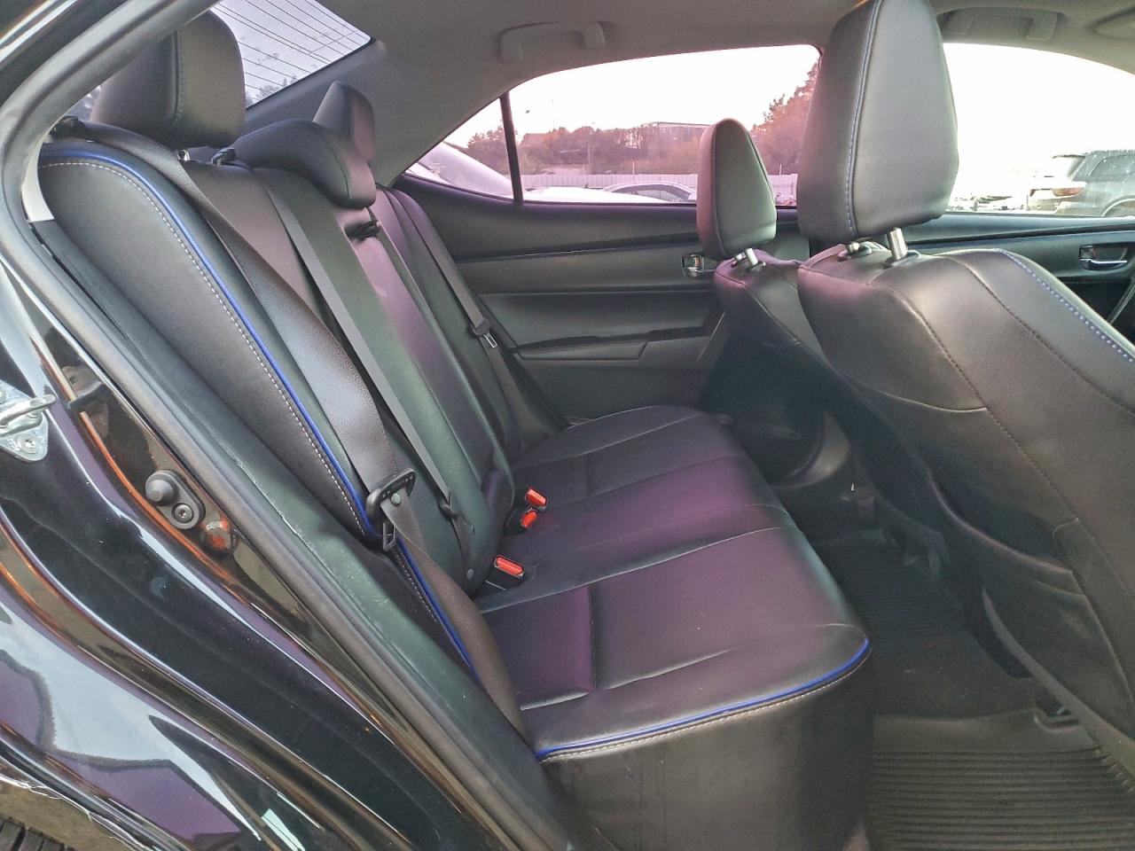 2018 TOYOTA COROLLA L photo 10