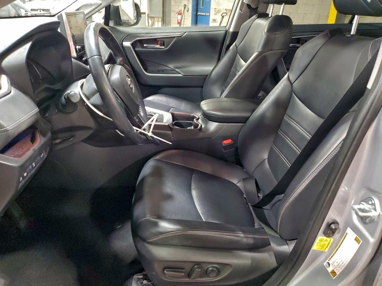 2019 TOYOTA RAV4 LIMITED photo 4