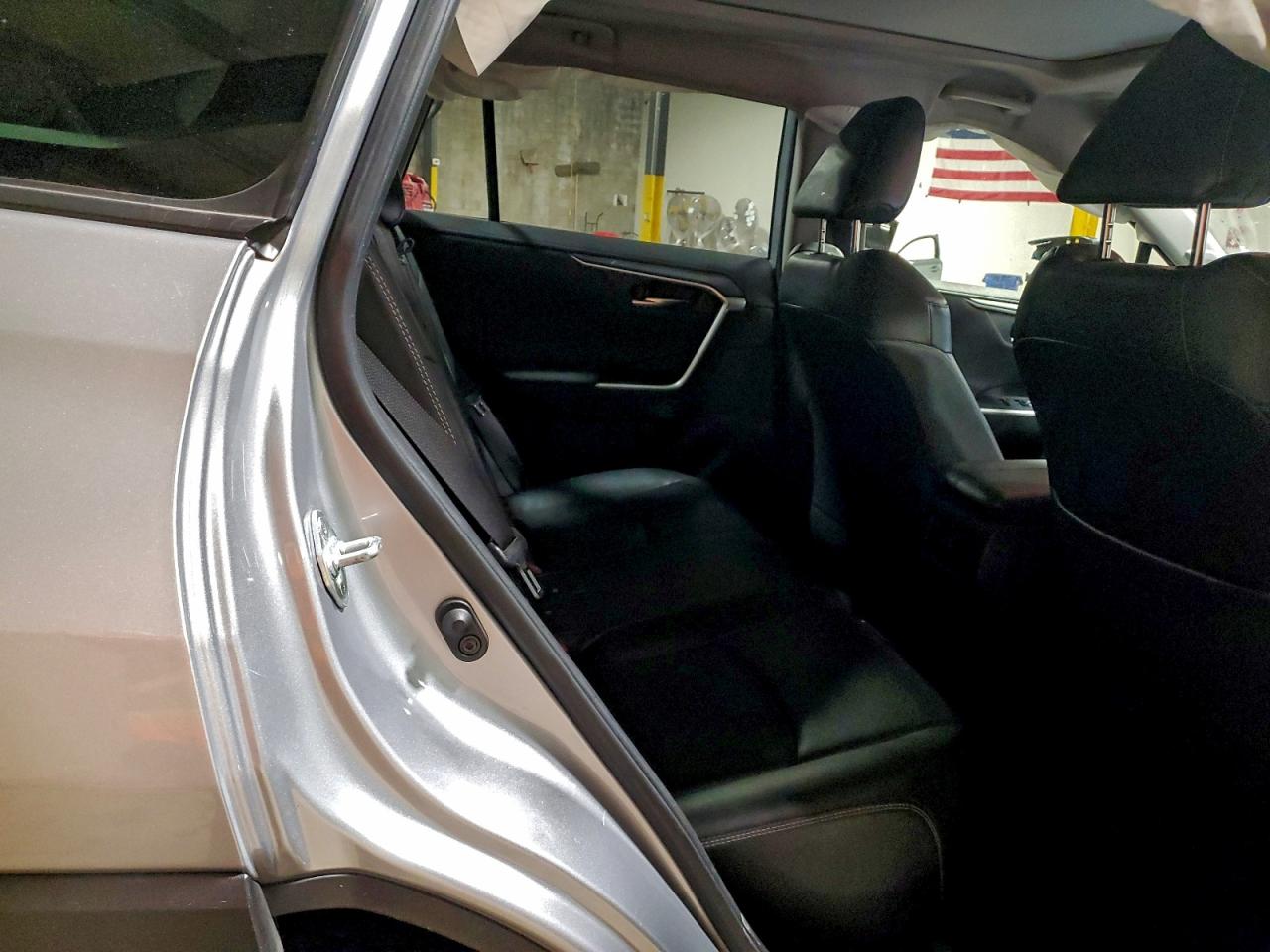 2019 TOYOTA RAV4 LIMITED photo 8