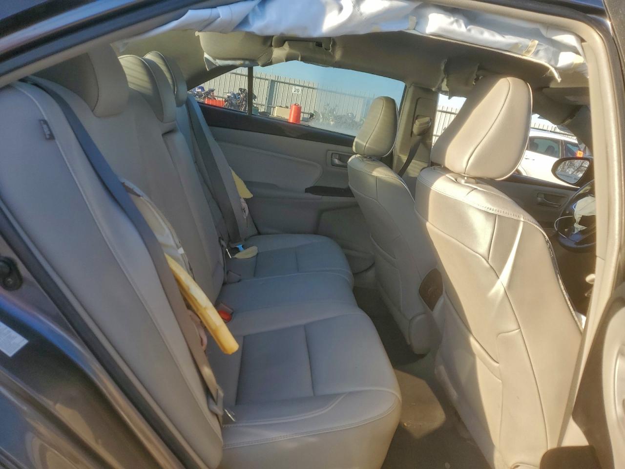 2016 TOYOTA CAMRY LE photo 10