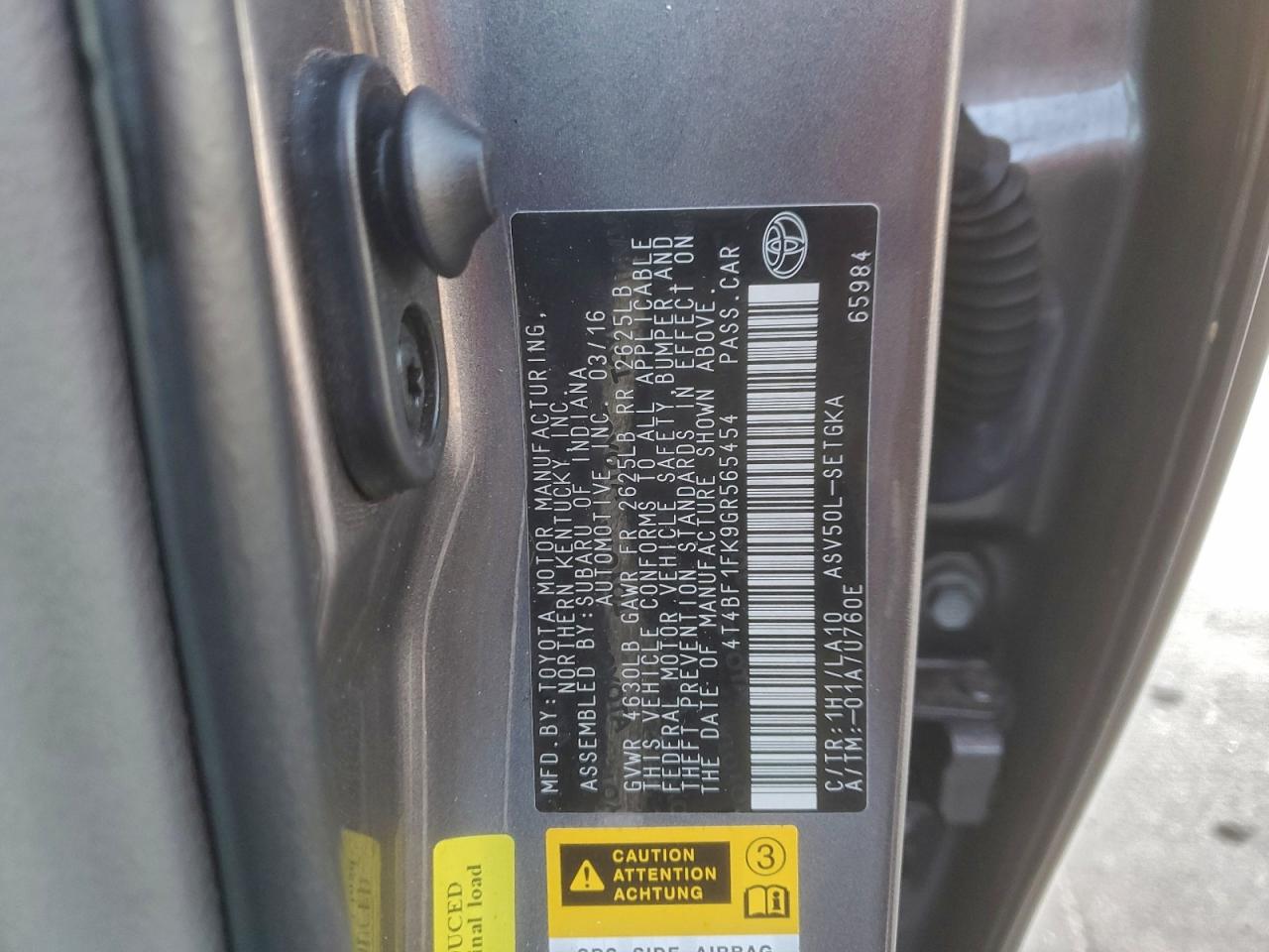 2016 TOYOTA CAMRY LE photo 12