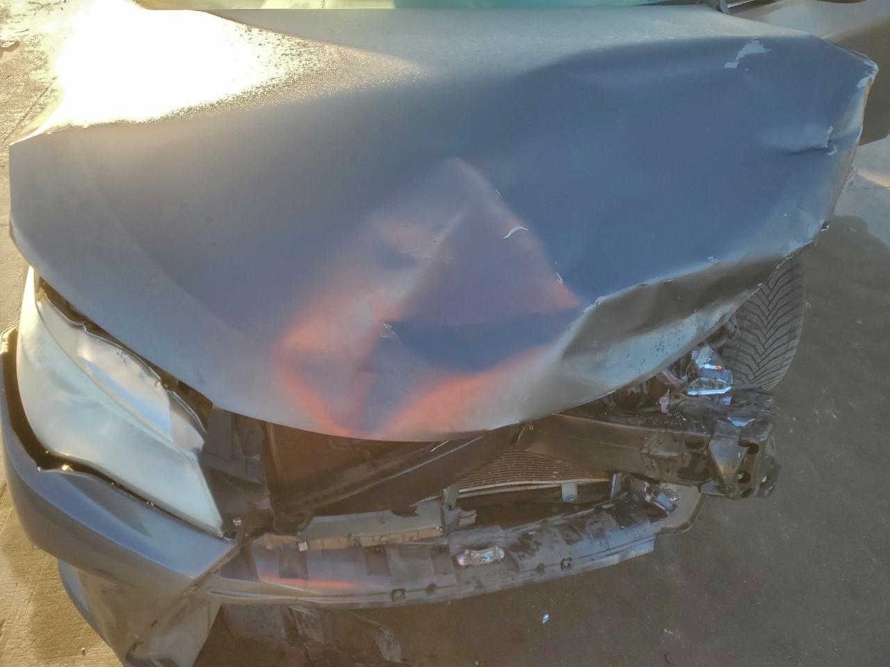 2016 TOYOTA CAMRY LE photo 11
