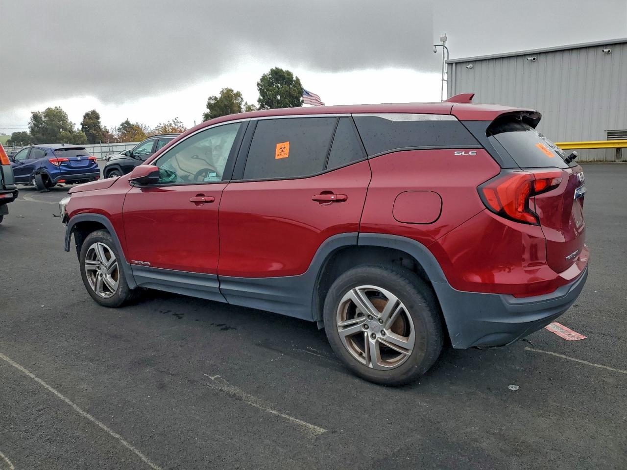 2018 GMC TERRAIN SLE photo 2