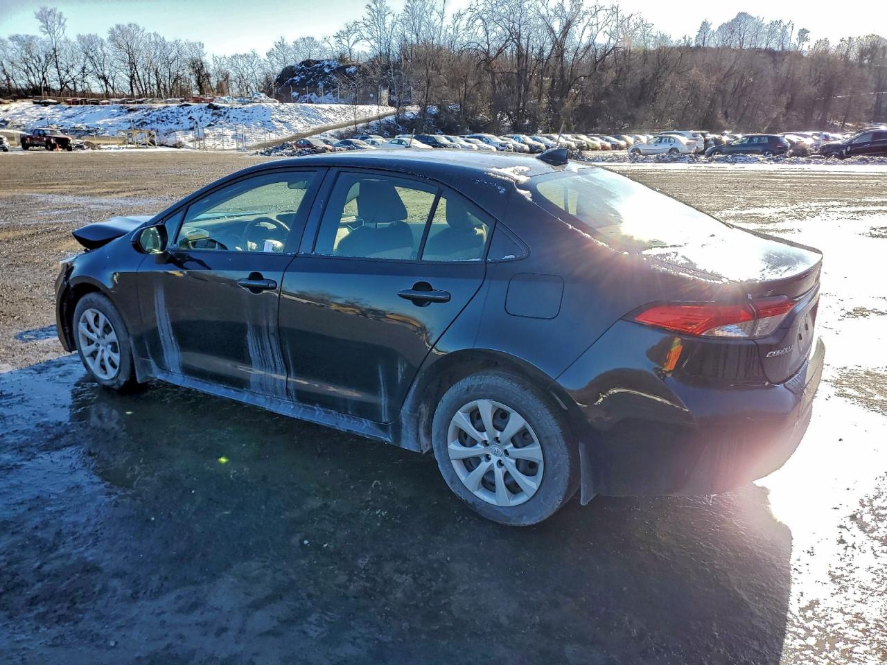 2022 TOYOTA COROLLA LE photo 2