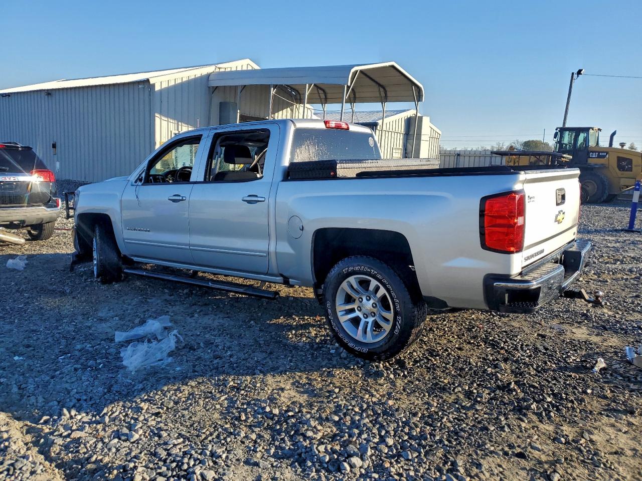 2017 CHEVROLET SILVERADO C1500 LT photo 2
