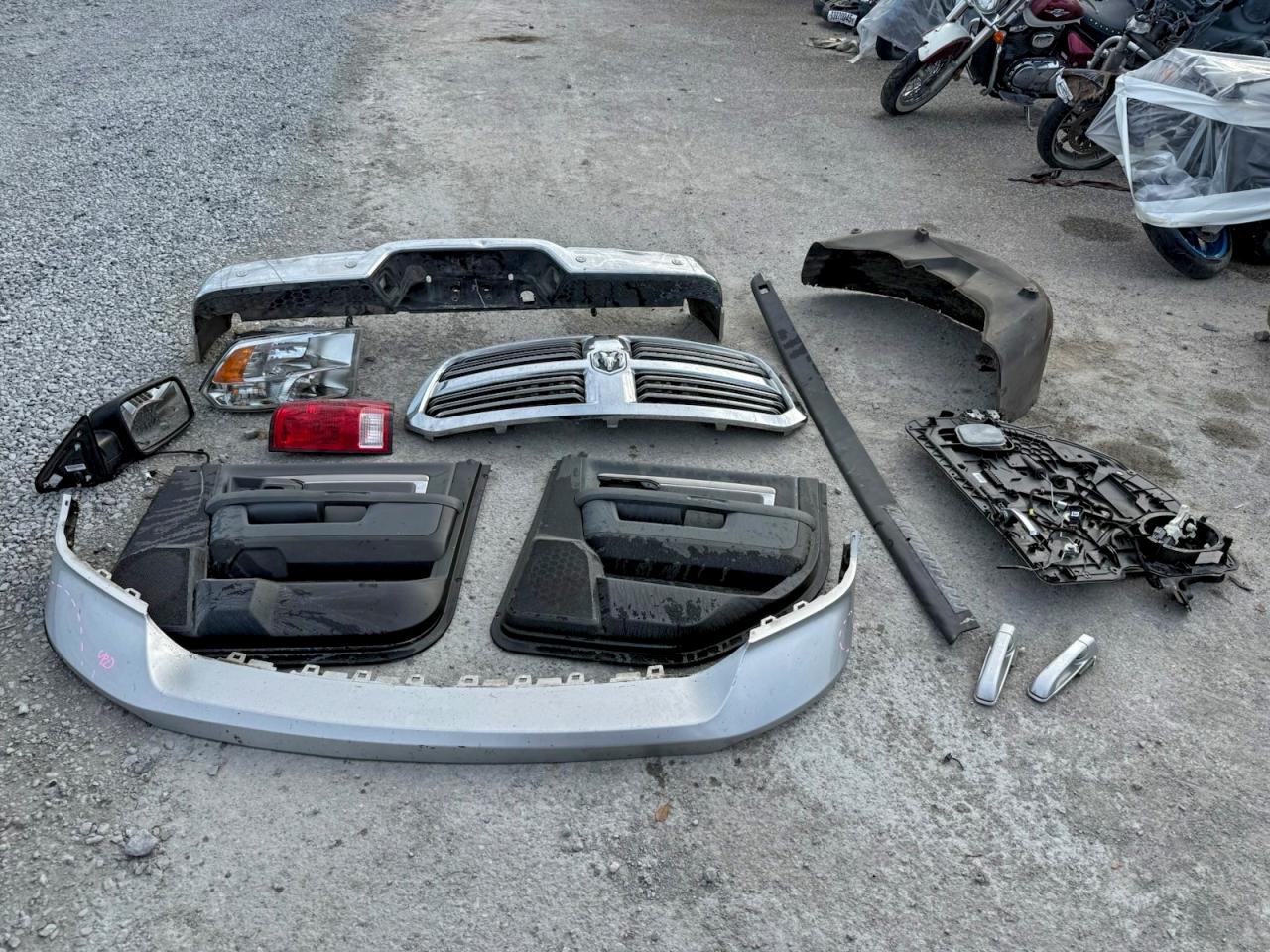 2019 RAM 1500 CLASSIC SLT photo 12