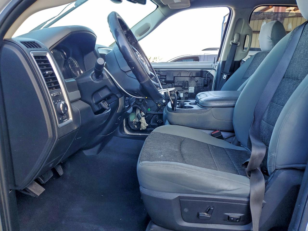 2019 RAM 1500 CLASSIC SLT photo 7