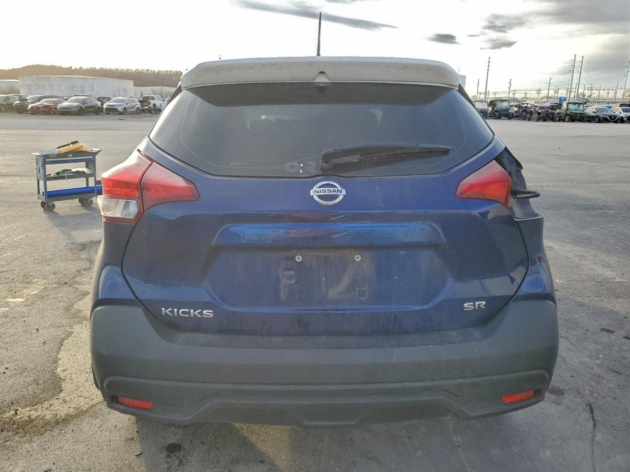 2019 NISSAN KICKS S photo 6