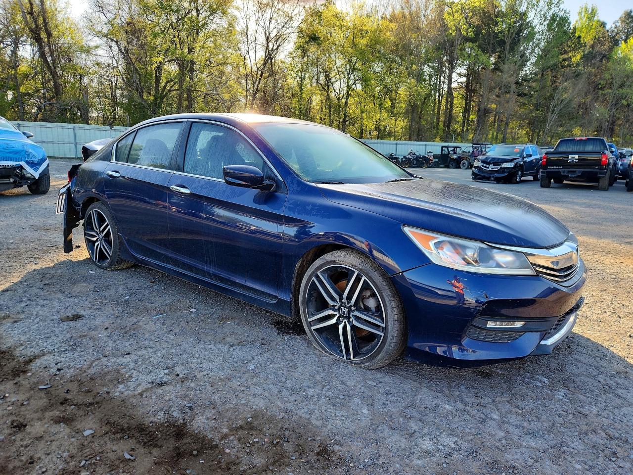 2016 HONDA ACCORD photo 4