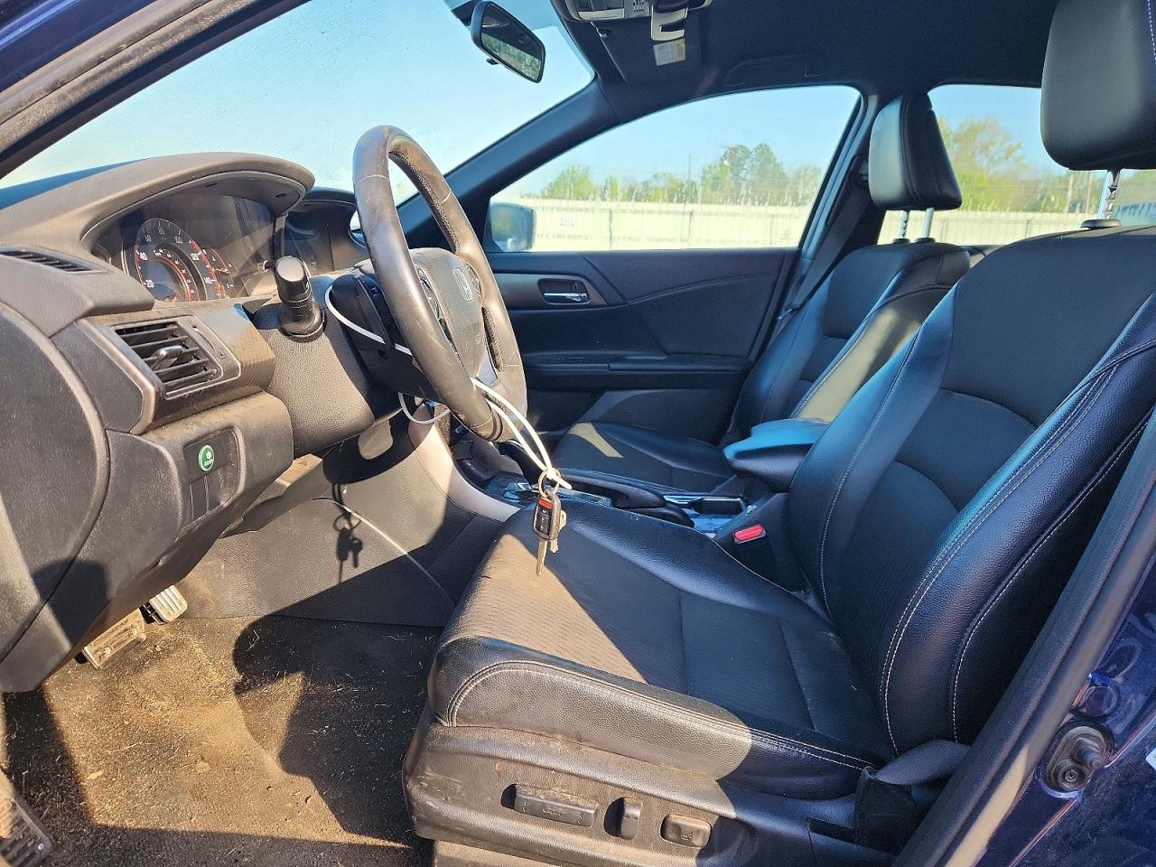 2016 HONDA ACCORD photo 7