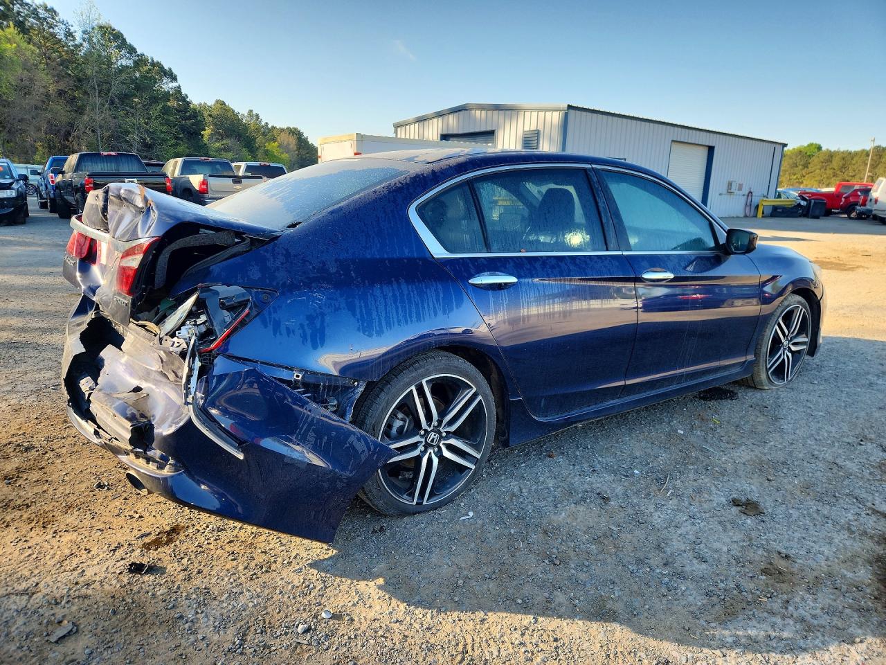 2016 HONDA ACCORD photo 3