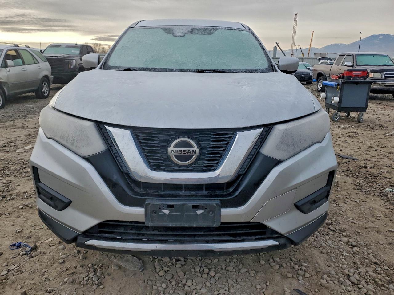 2019 NISSAN ROGUE S photo 5