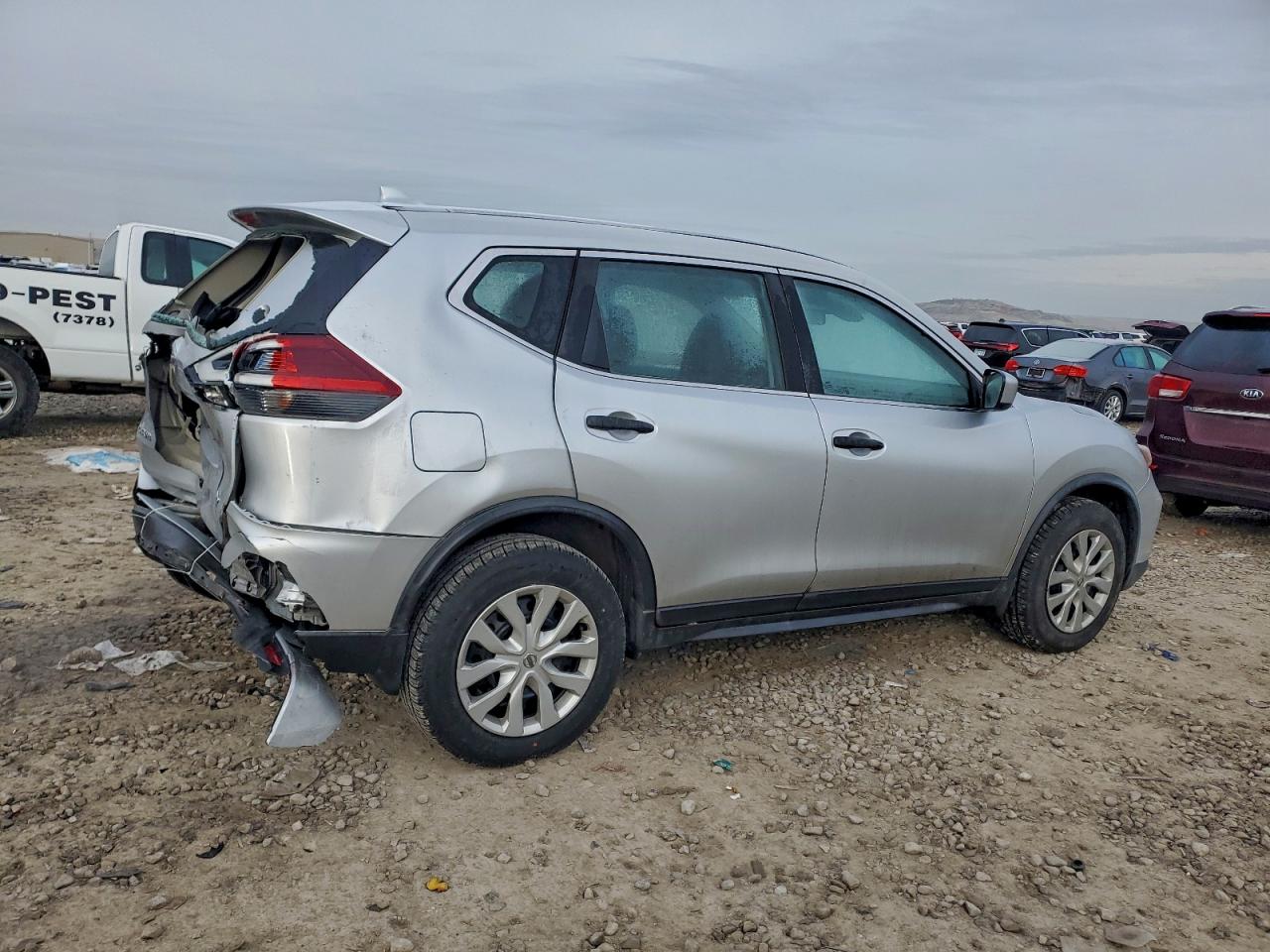 2019 NISSAN ROGUE S photo 3