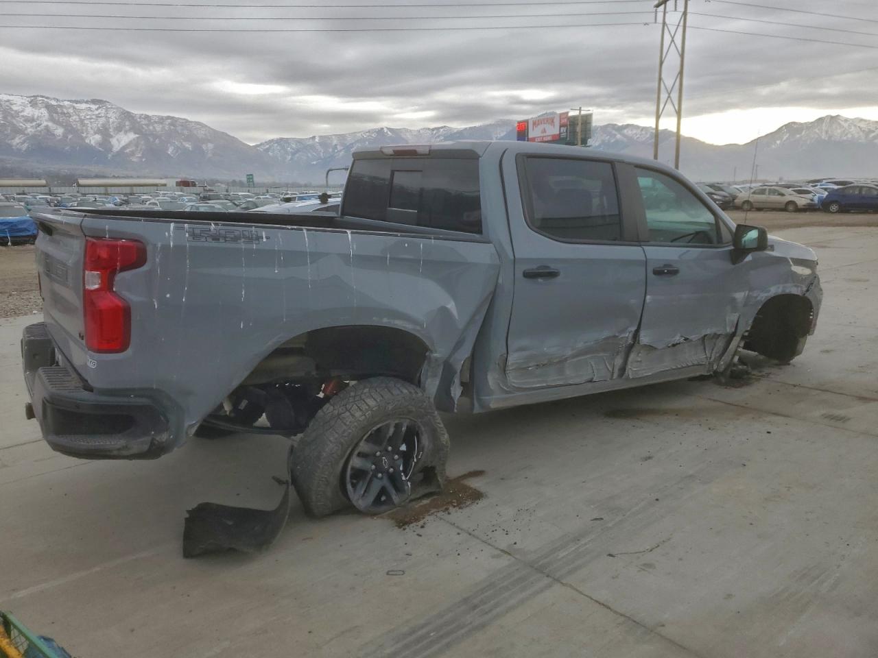 2024 CHEVROLET SILVERADO K1500 LT TRAIL BOSS photo 3
