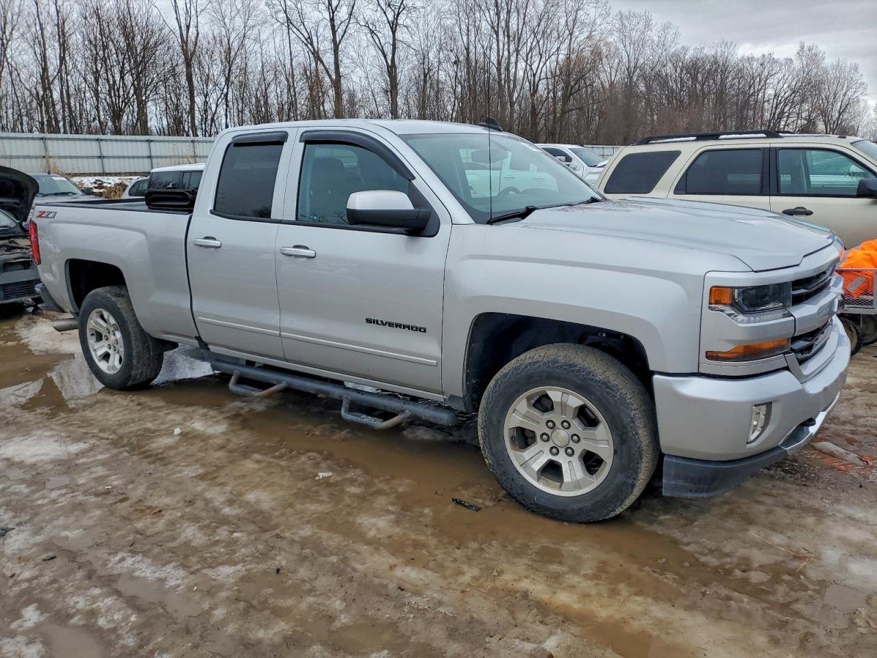 2018 CHEVROLET SILVERADO K1500 LT photo 4