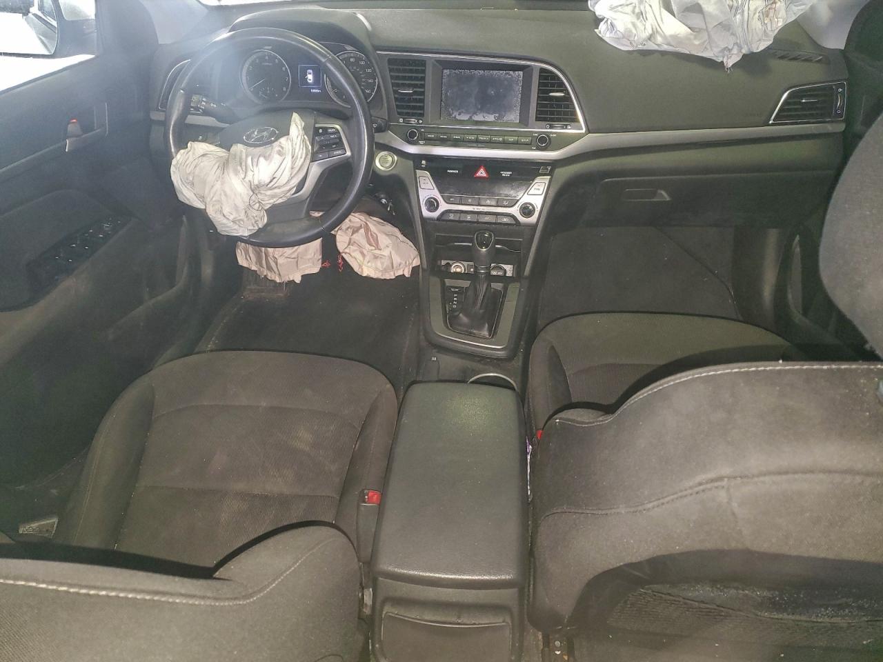 2018 HYUNDAI ELANTRA SEL photo 8
