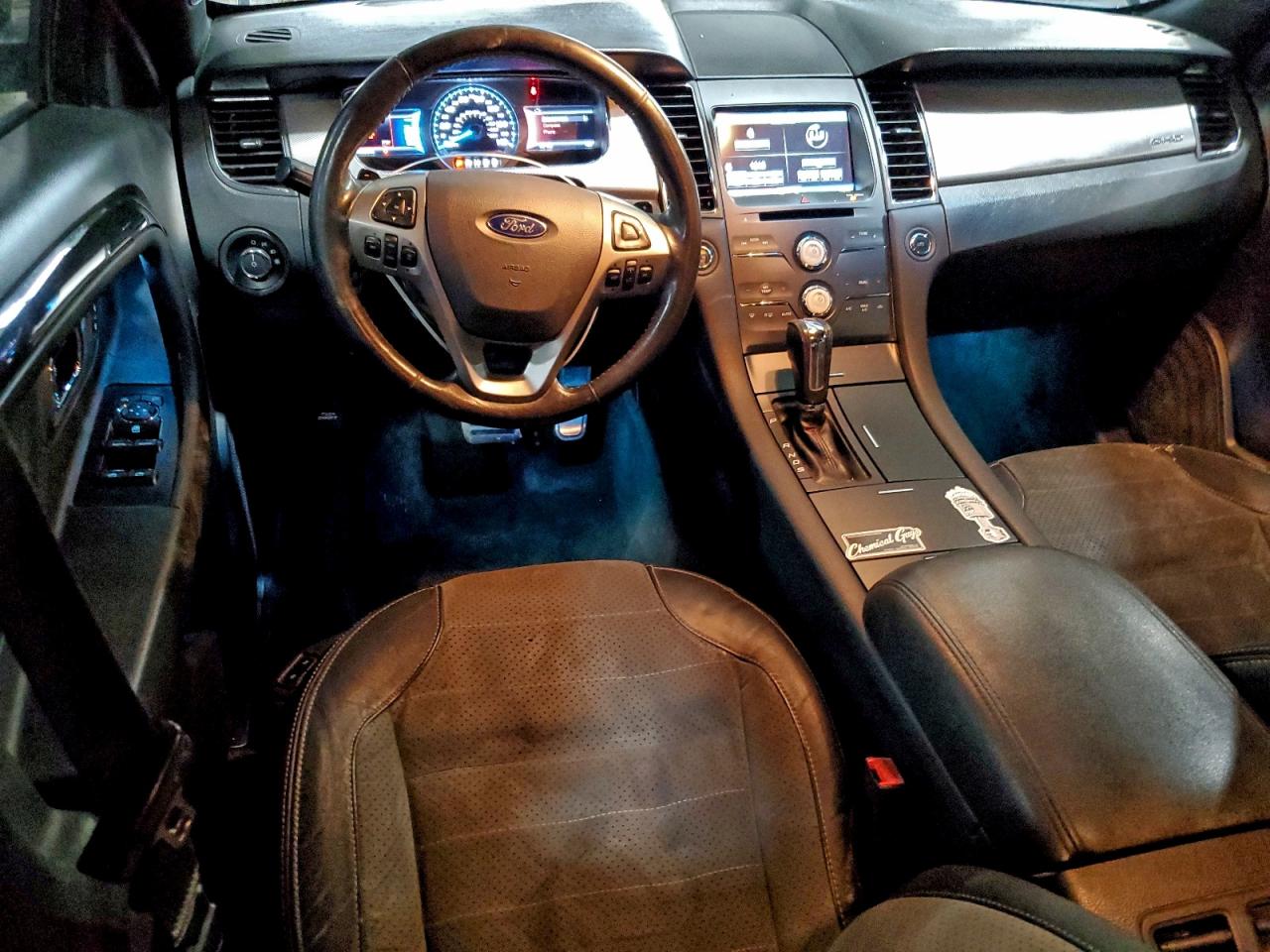2015 FORD TAURUS SHO photo 8
