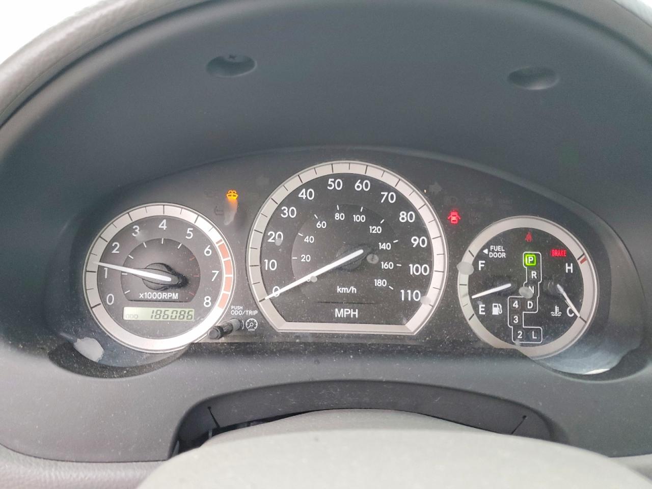 2004 TOYOTA SIENNA CE photo 9