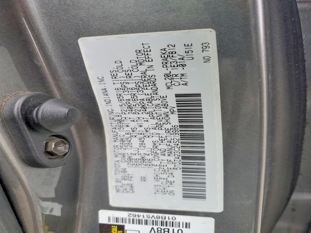 2004 TOYOTA SIENNA CE photo 13