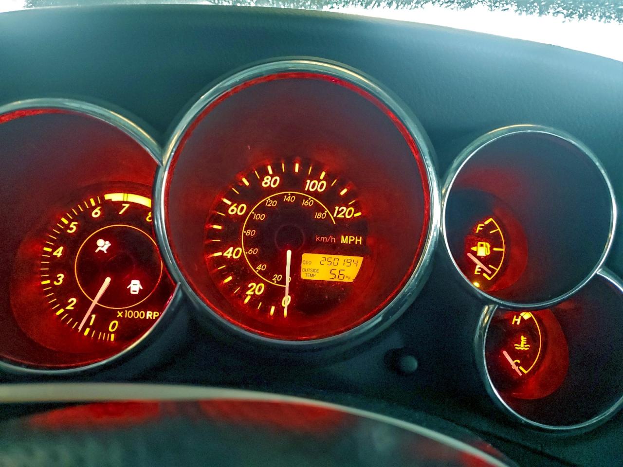 2003 TOYOTA COROLLA MATRIX XR photo 9