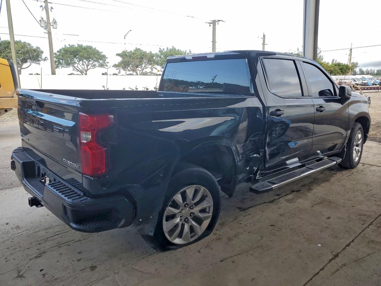 2024 CHEVROLET SILVERADO C1500 CUSTOM photo 3