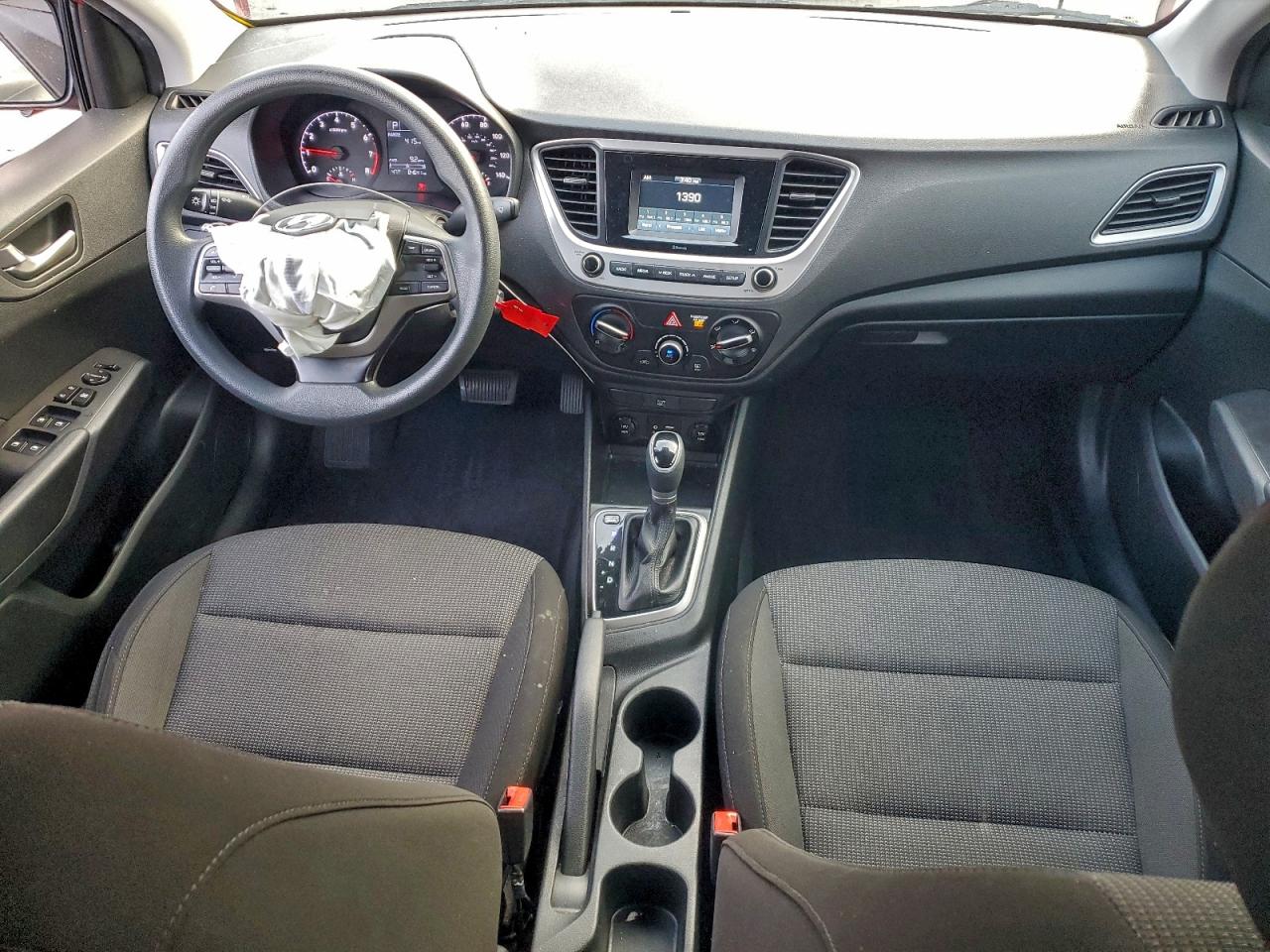 2019 HYUNDAI ACCENT SE photo 8