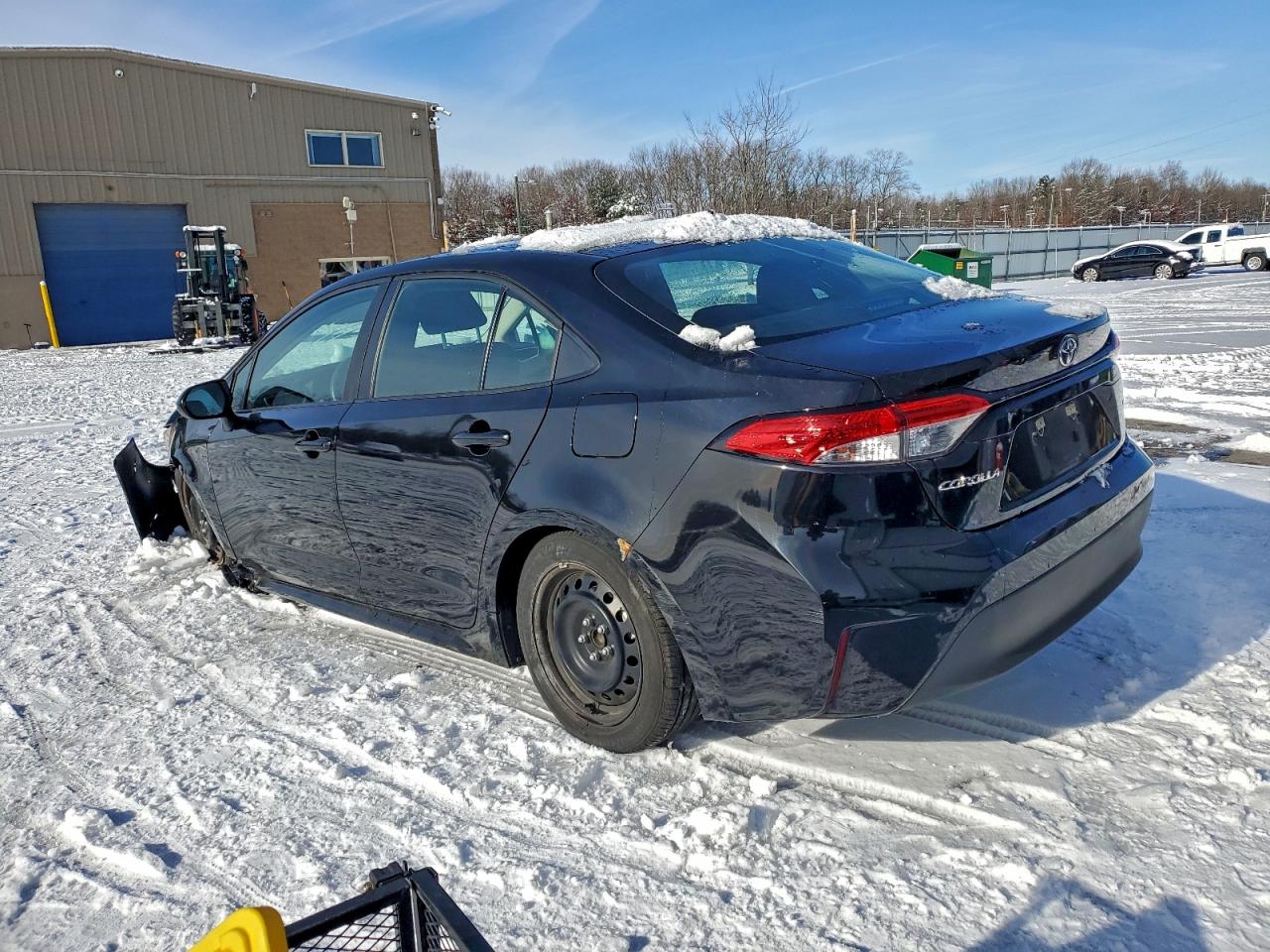 2024 TOYOTA COROLLA LE photo 2