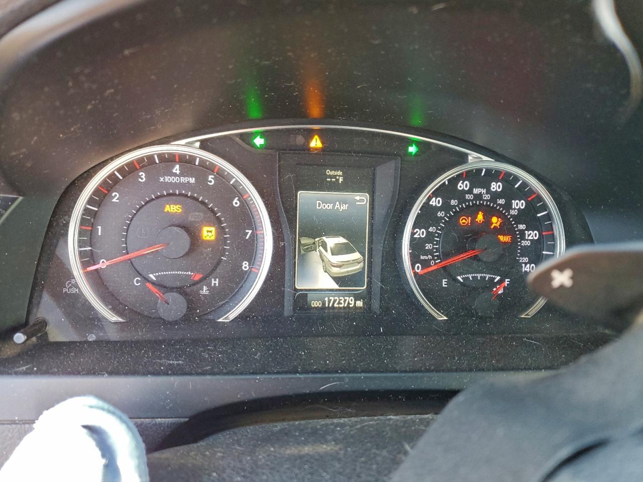 2016 TOYOTA CAMRY LE photo 9
