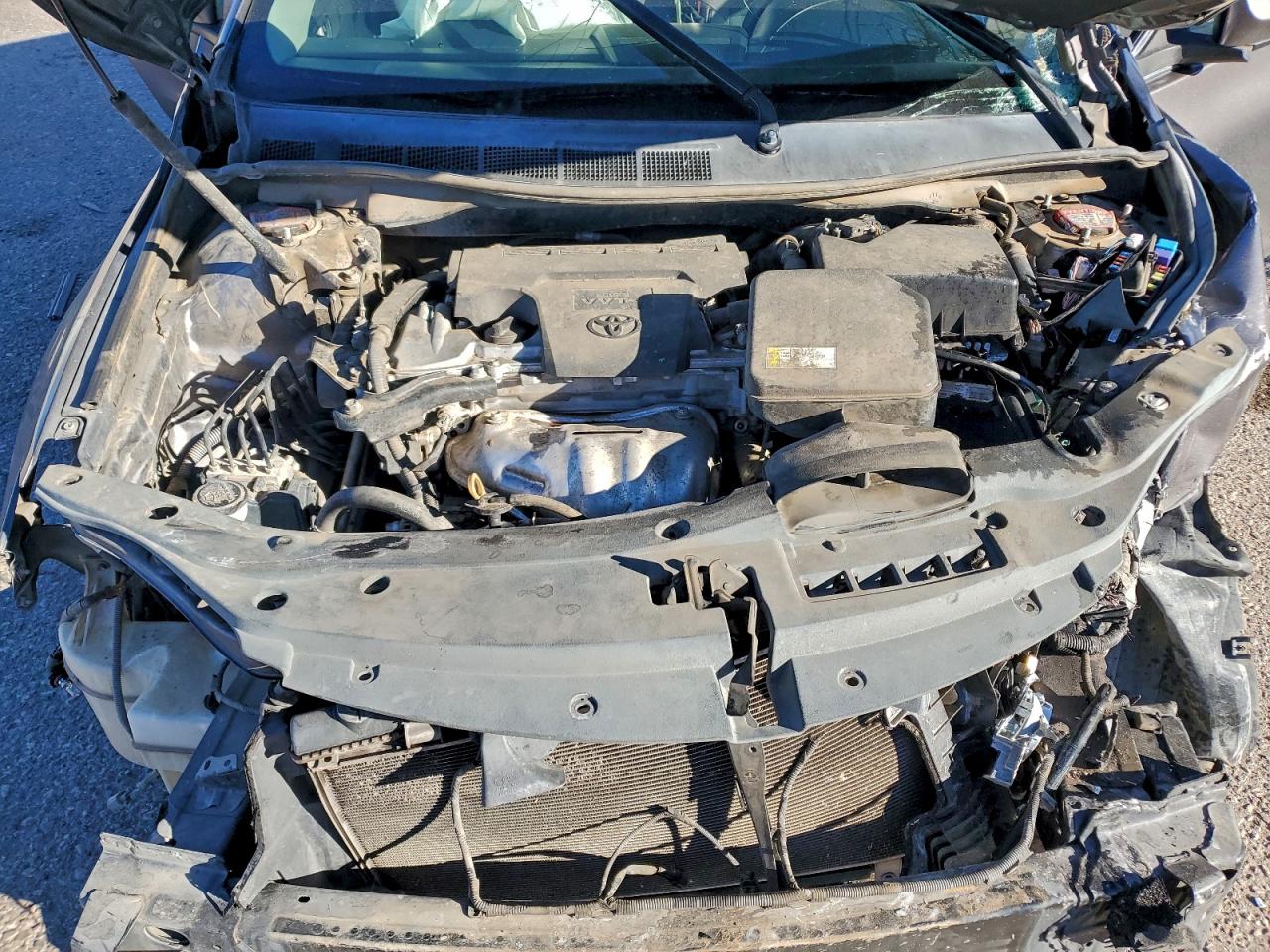 2016 TOYOTA CAMRY LE photo 11