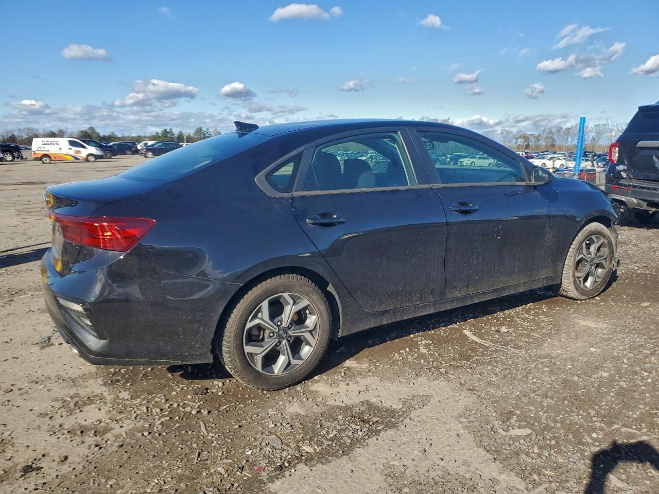 2019 KIA FORTE FE photo 3