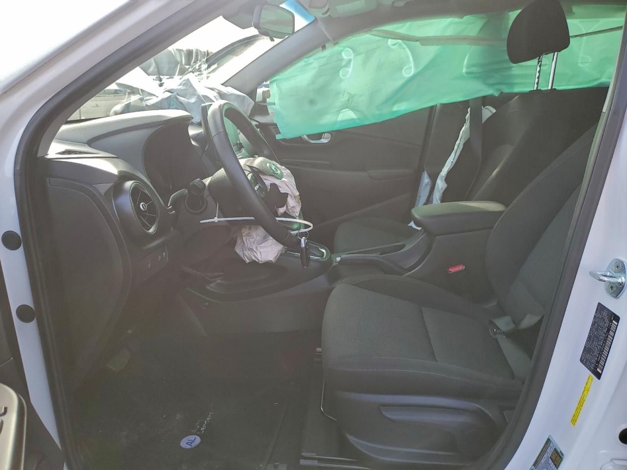 2022 HYUNDAI KONA SEL photo 7