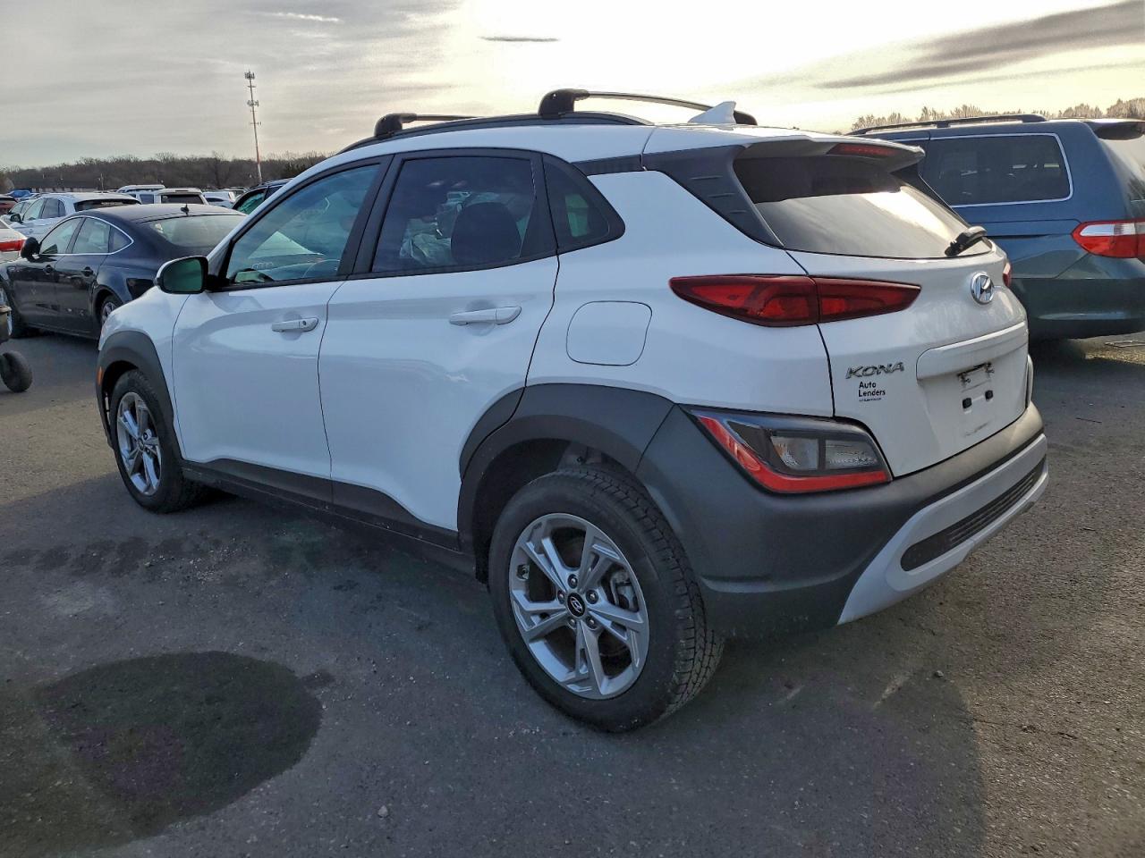 2022 HYUNDAI KONA SEL photo 2