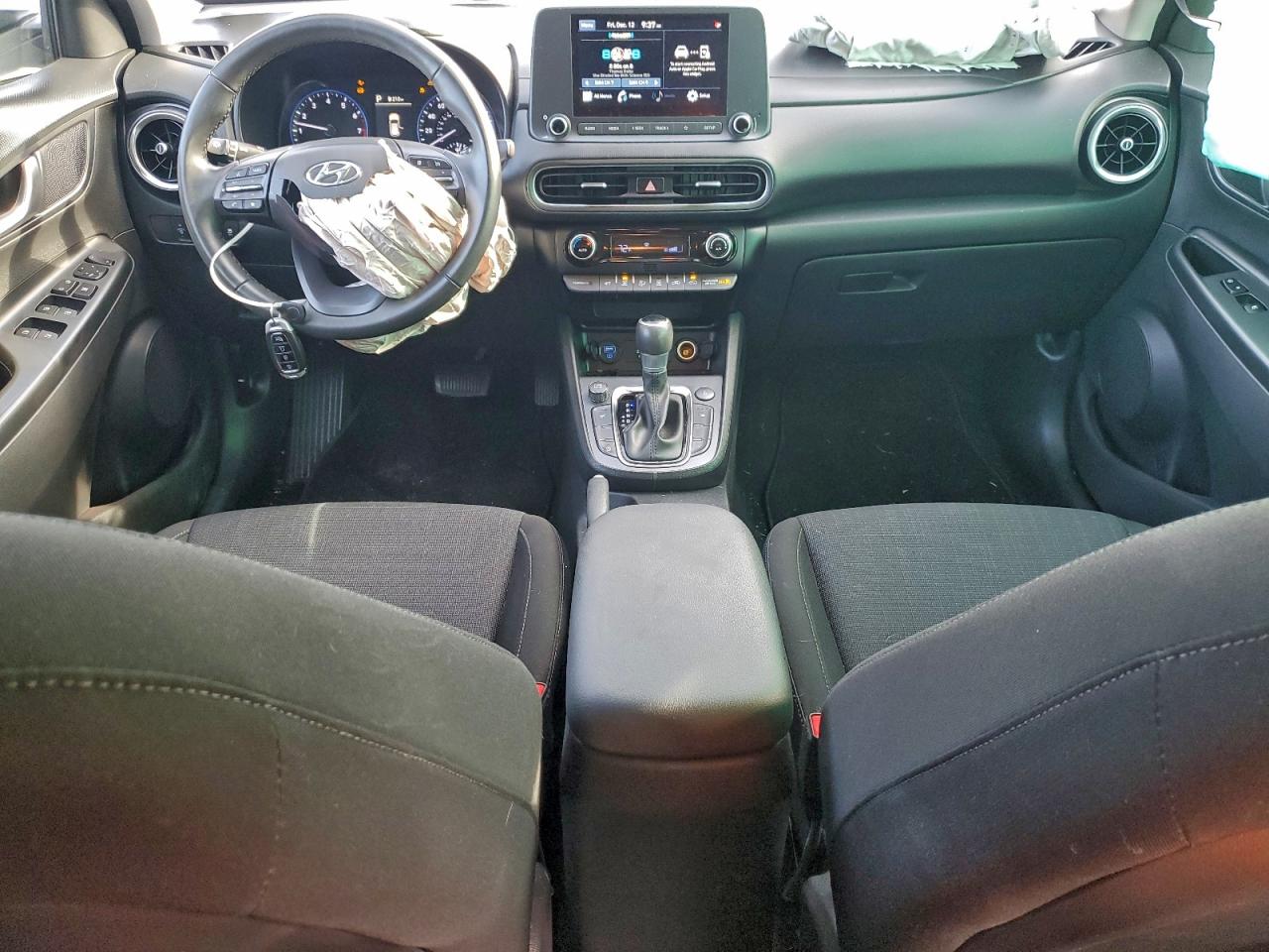 2022 HYUNDAI KONA SEL photo 8