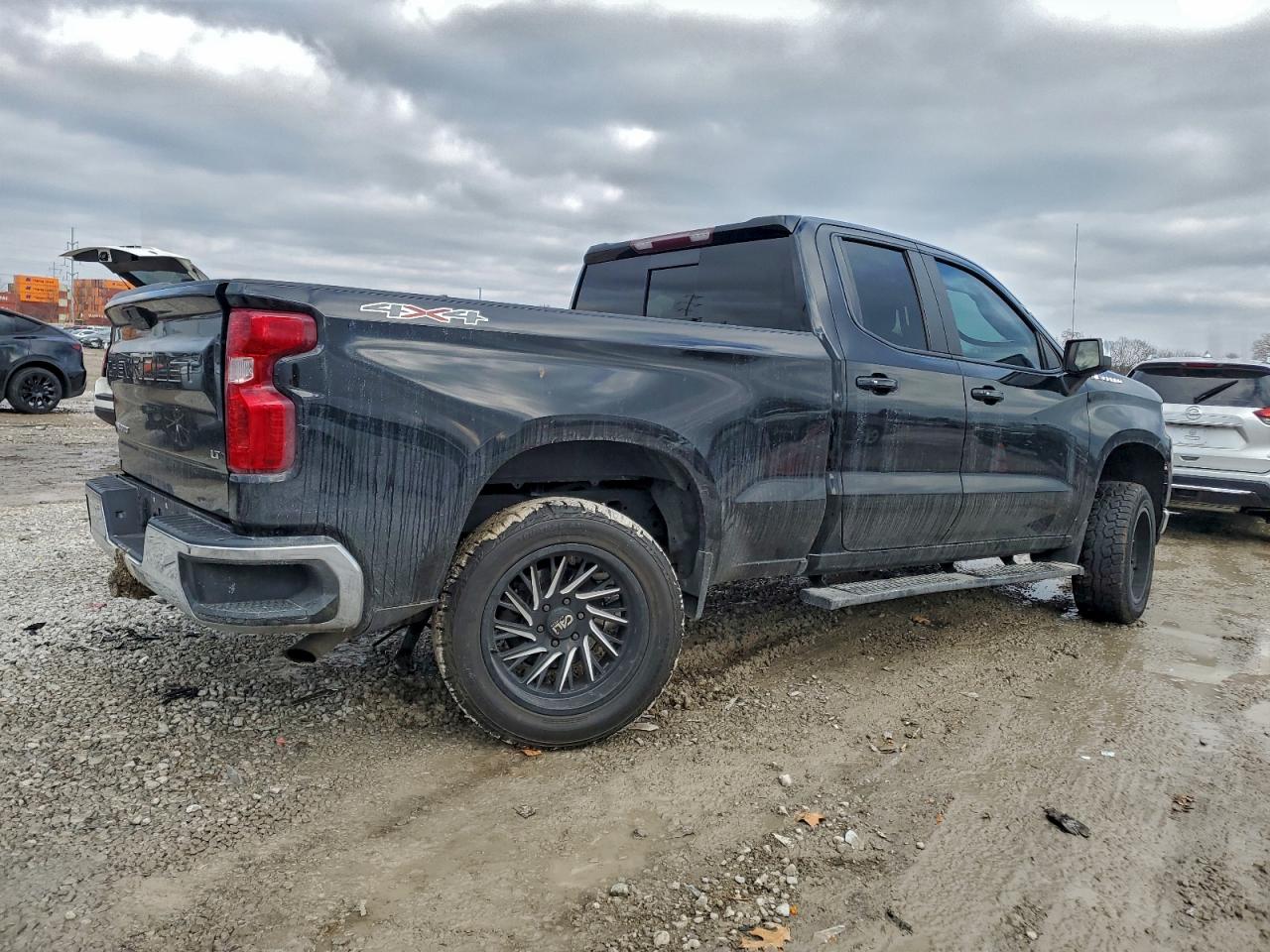 2019 CHEVROLET SILVERADO K1500 LT photo 3