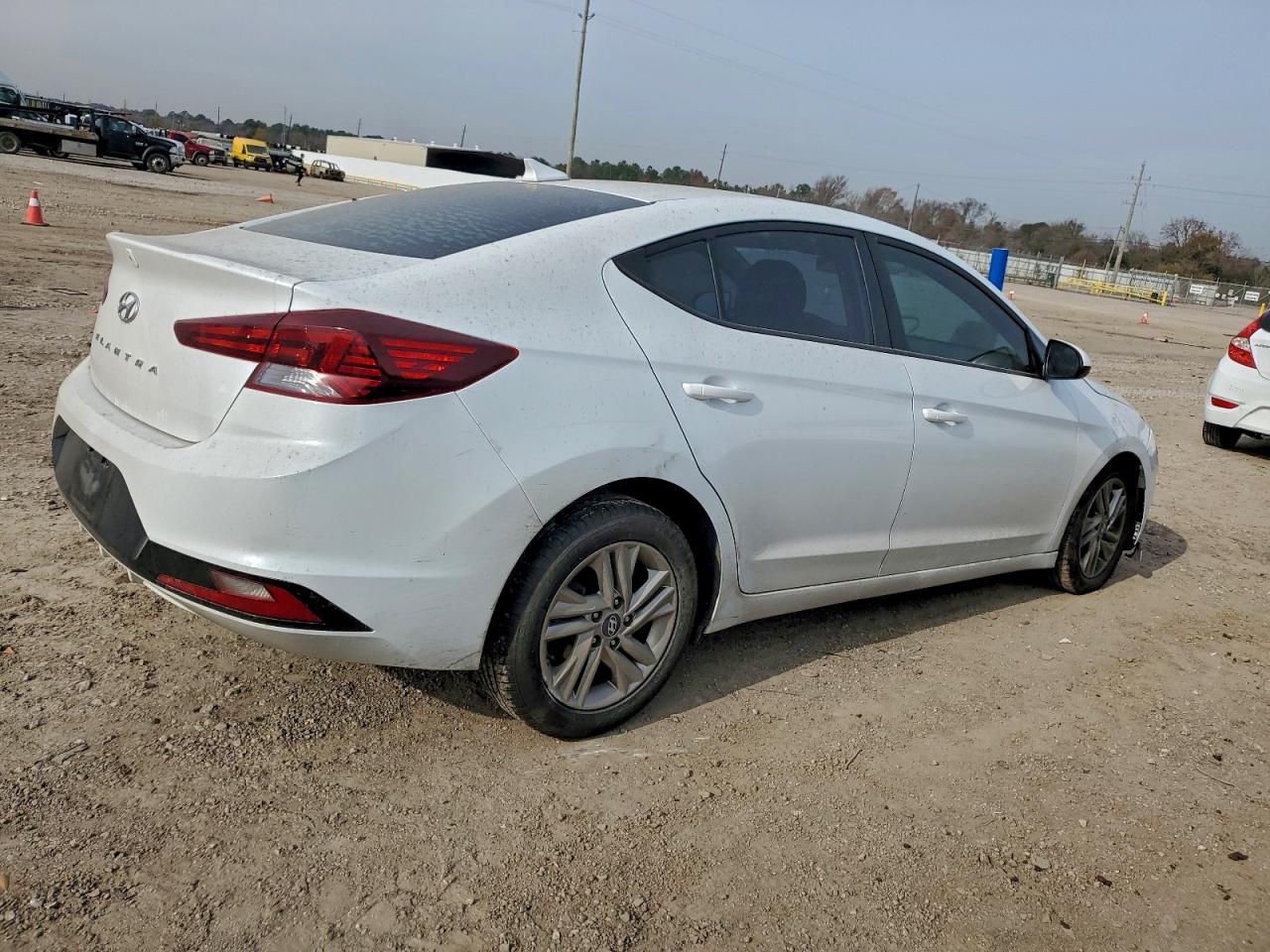 2019 HYUNDAI ELANTRA SEL photo 3