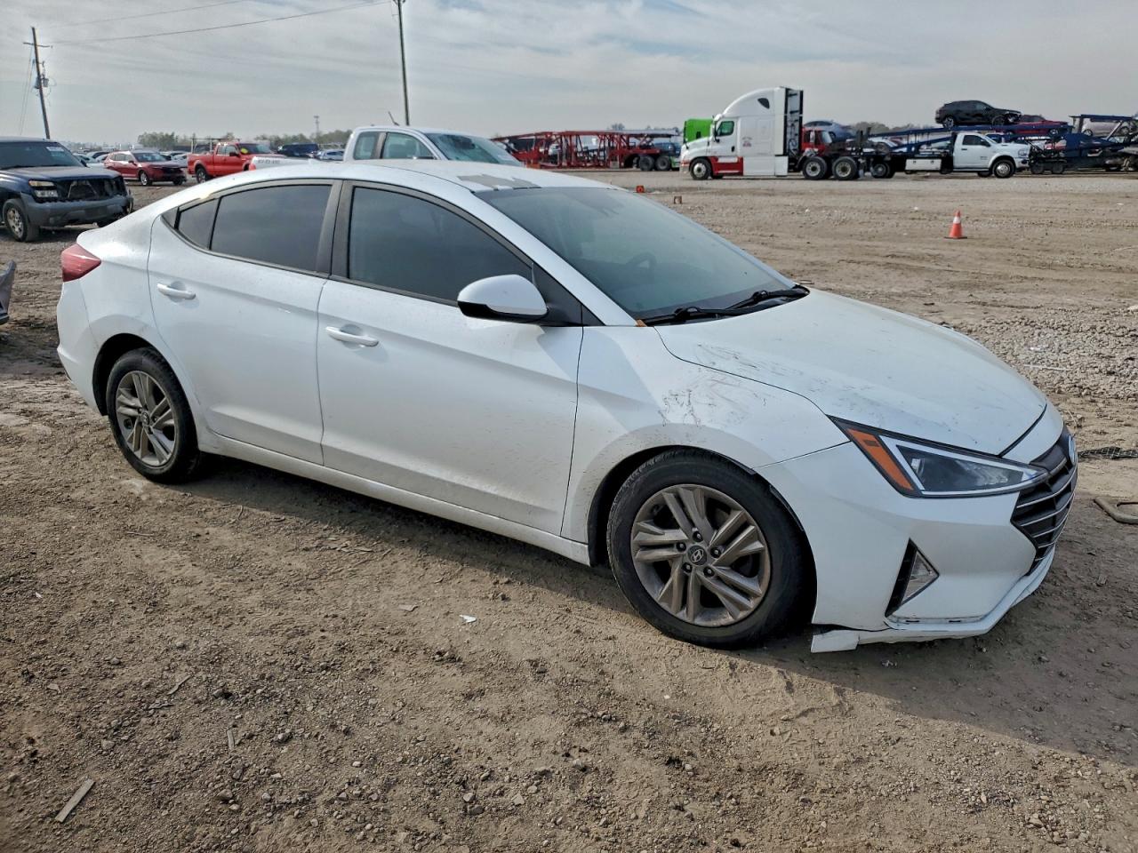 2019 HYUNDAI ELANTRA SEL photo 4