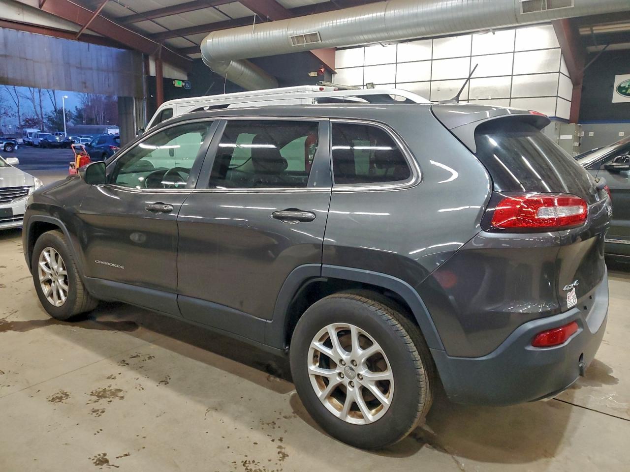 2015 JEEP CHEROKEE LATITUDE photo 2