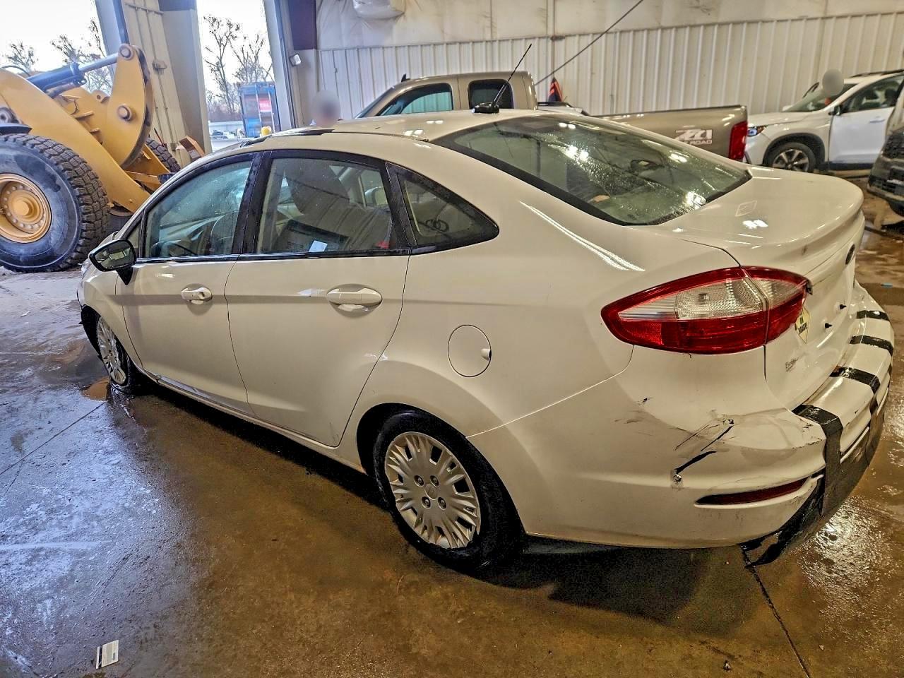 2015 FORD FIESTA S photo 2