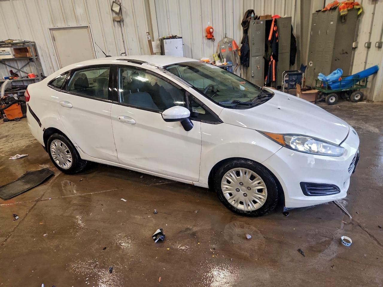 2015 FORD FIESTA S photo 4