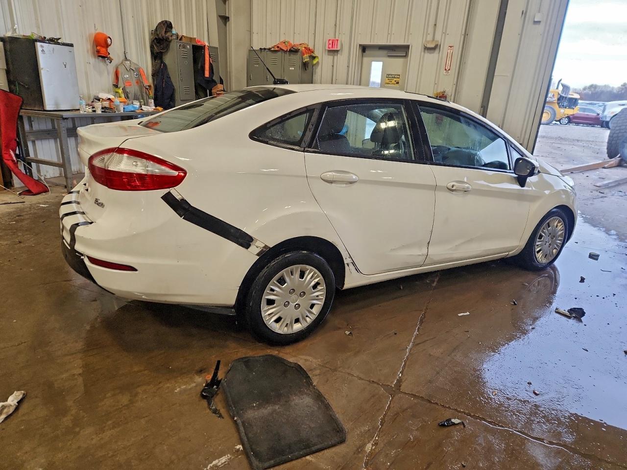 2015 FORD FIESTA S photo 3