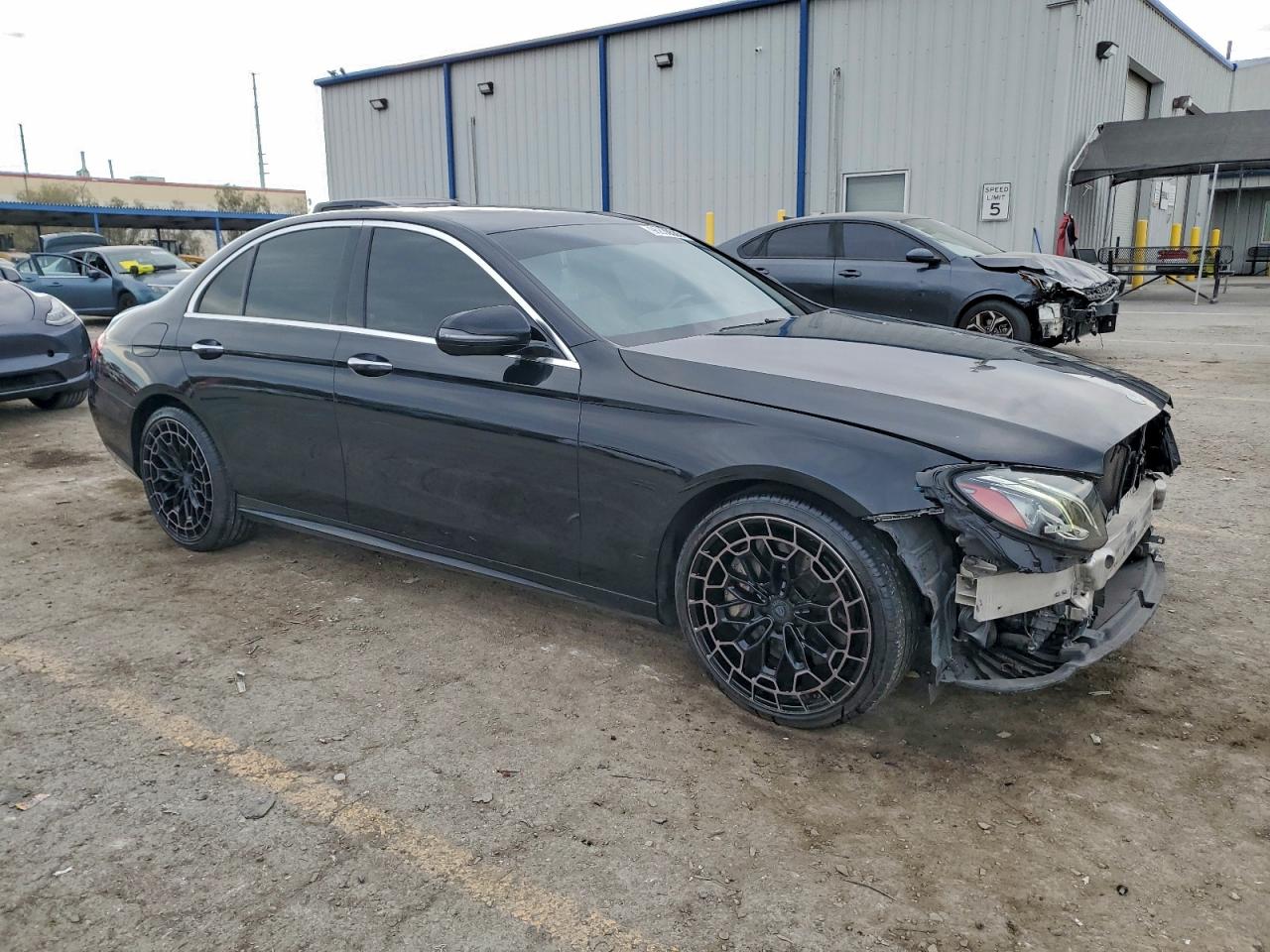 2017 MERCEDES-BENZ E 300 photo 4
