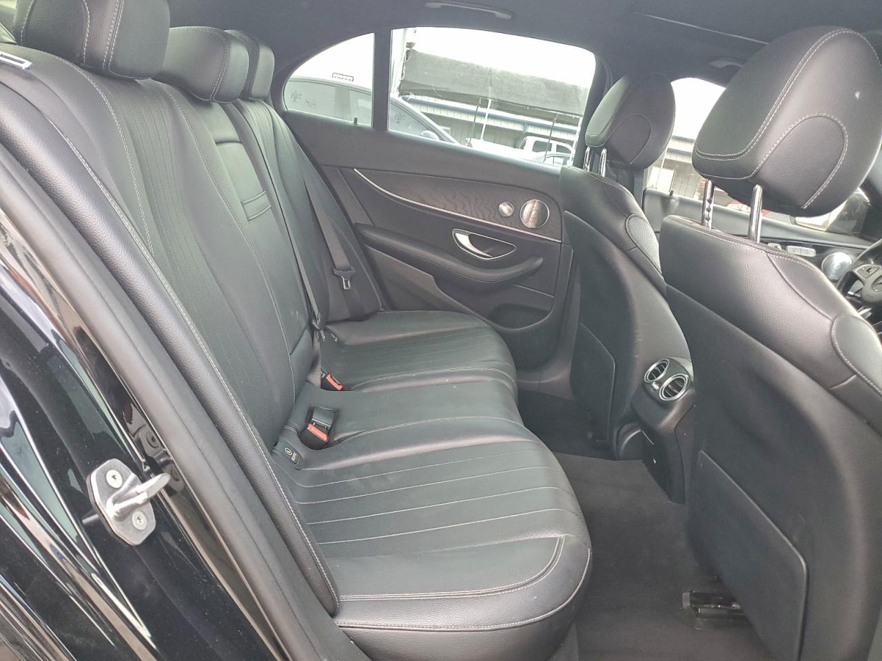 2017 MERCEDES-BENZ E 300 photo 10