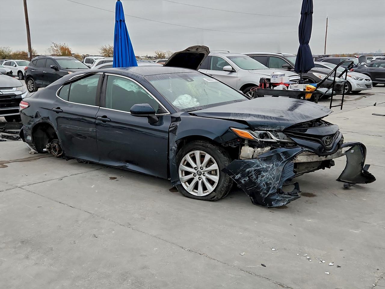 2018 TOYOTA CAMRY L photo 4